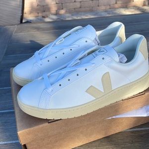 Veja Urca Size US 7 EUR 38 White Butter